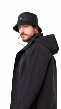 Patriek Buckethat